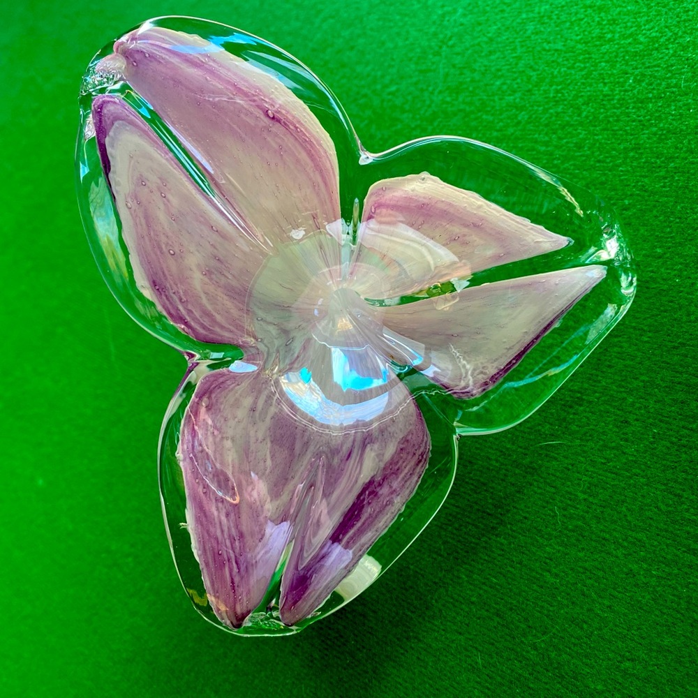 Murano Lily purple